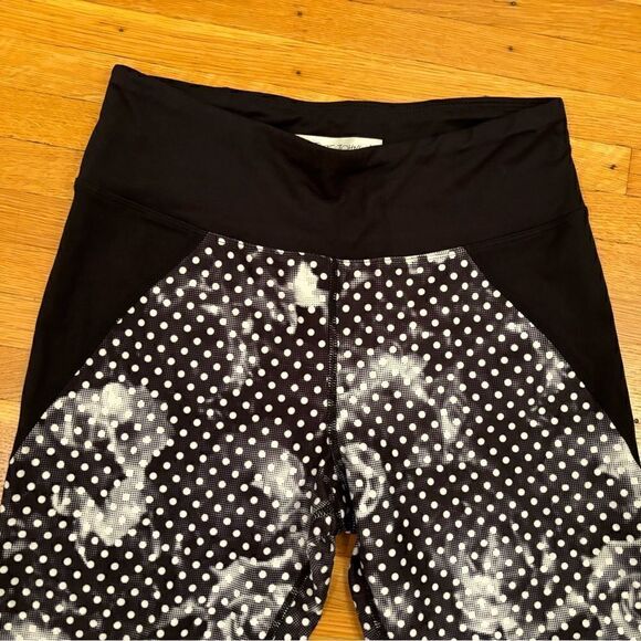 Betsy Johnson Performance black/white polka dot athletic leggings - Picture 4 of 5